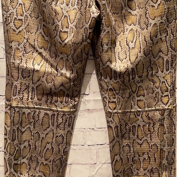 NWT VEGAN LEATHER ANIMAL PRINT LEGGINGS SZ SM FP - Picture 6 of 13